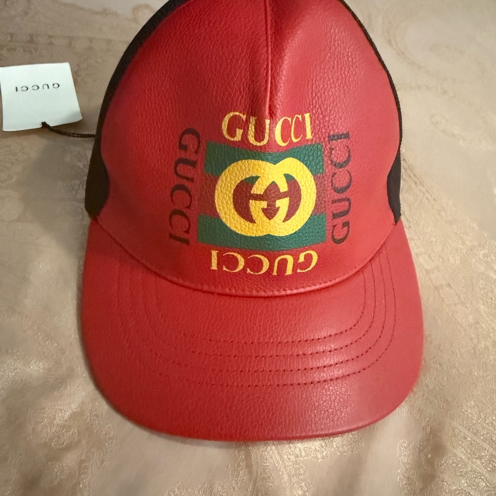 Gucci Red Leather Cap with Black Mesh - Picture 3 of 7